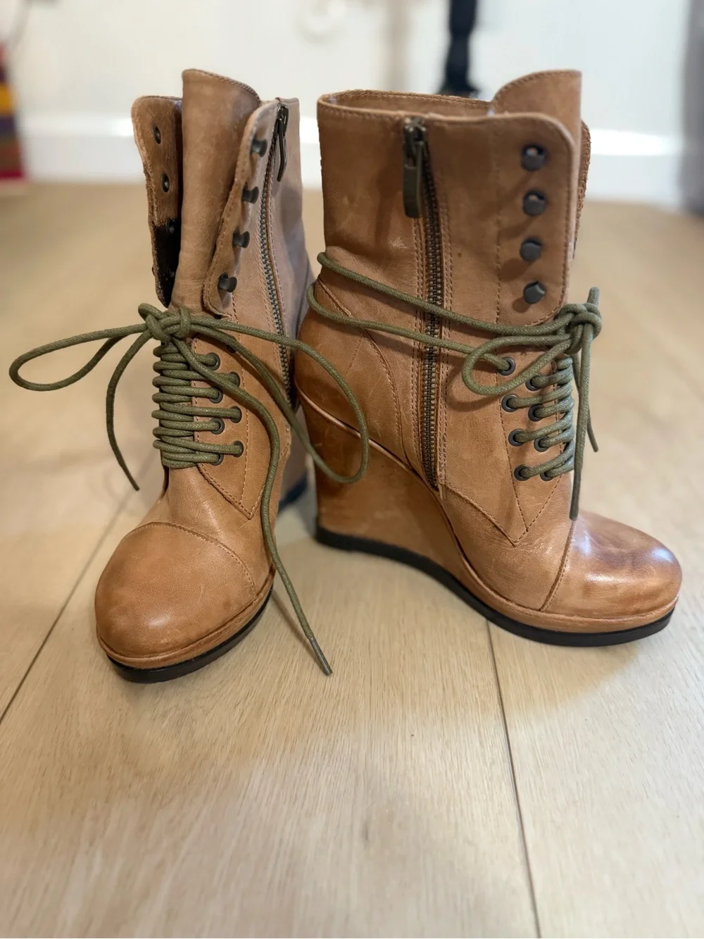 VINCE CAMUTO Tan Wedge Lace-Up Ankle Boots - Women